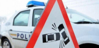 O soferita a intrat cu autoturismul in parapet pe Dn1