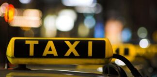 Un adolescent de 15 ani a dat in vileag un taximetrist care consumase alcool