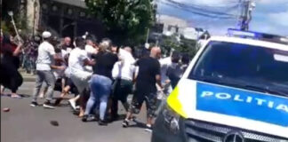 Scandal public în Târgoviște, la înmormântarea unei fetițe lovită mortal de o mașină (VIDEO)