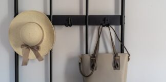 Ce accesorii să porți ca să fii mereu în tendințe – Recomandări pentru o garderobă feminină completă