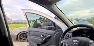 Polițiștii au reușit reținerea unui infractor cautat de autoritățile din altă țară după ce au folosit toate mijloacele din dotare