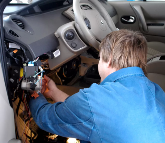 Ce poate face un electrician auto pentru masina Dvs?