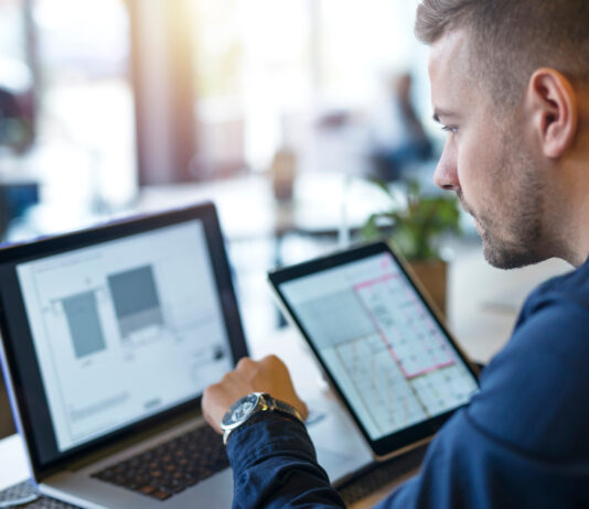 De ce să investești într-o afacere online: avantaje și dezavantaje