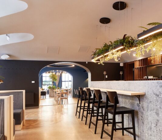 Cafeneaua Veche 9, cea mai veche cafenea din Bucureşti, premiată pentru design interior la Bienala Naţională de Arhitectură