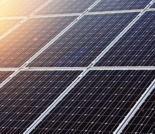 Panouri Fotovoltaice: O Sursă Durabilă și Rentabilă de Energie