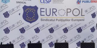 Polițistul a fost lovit cu toporul în zona capului, cauzându-i o plagă însoțită de sângerare abundentă – Ziarul Incisiv de Prahova