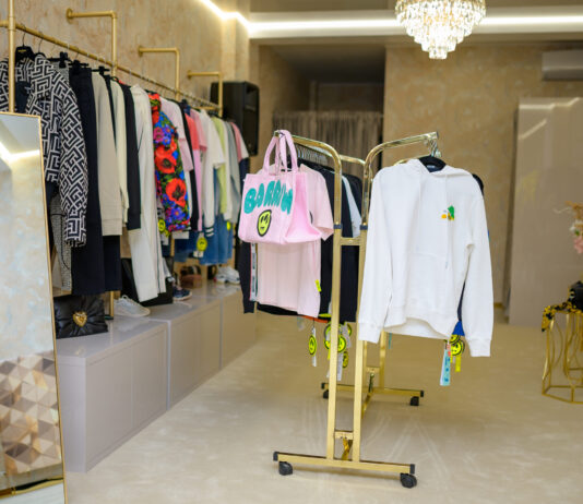 Dă un refresh garderobei tale de primăvară cu haine şi accesorii de lux