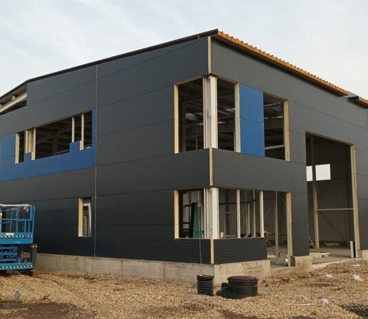 Hale Metalice: Alegerea Avantajoasa pentru Antreprenorii de Fabrici, Hale de Productie si Depozite