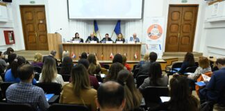 Judecătorii sunt sfătuiți să recomande concilierea dintre consumatori și bănci la începutul proceselor din instanțe