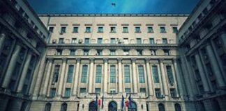 Prin curtea lor, umbla liber si cu grade mari pe umar, un mincinos compulsiv, patologic? – Ziarul Incisiv de Prahova
