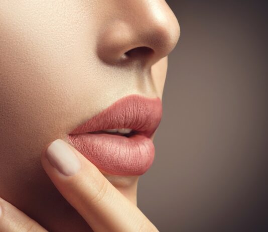 Ruj Lichid Mat pentru Boem Beauty: Frumusețea care Dăinuiește