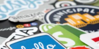 Stickere personalizate – Instrumentul Perfect de Branding