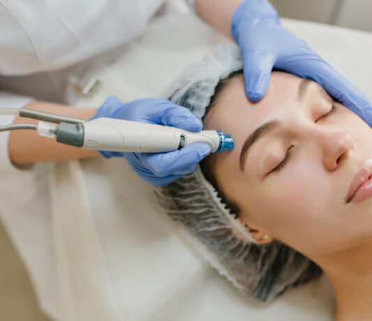 Tratamentul Hydrafacial: Secretul unui ten lipsit de imperfecțiuni