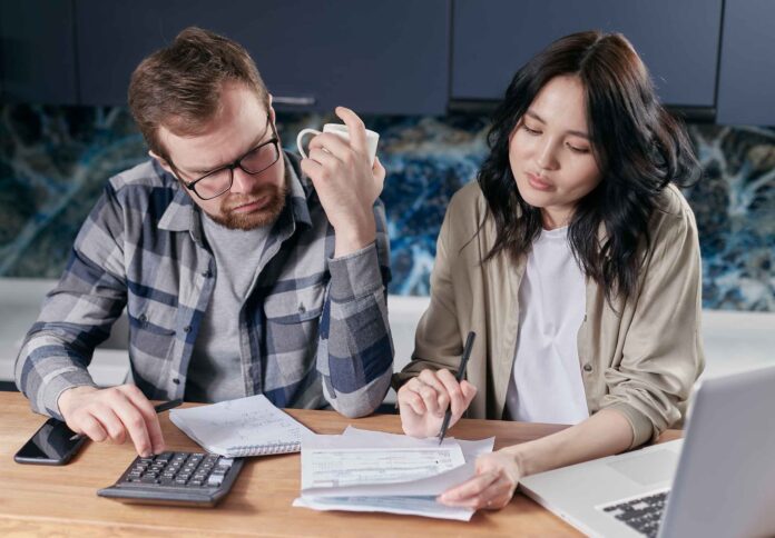 facturi-mari-fara-izolatie-pod-mansarda