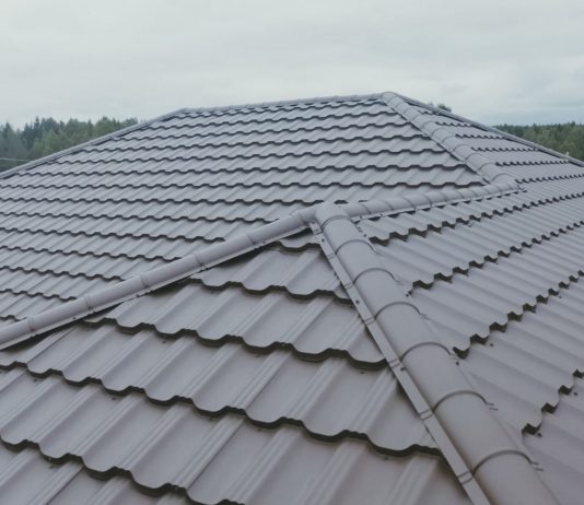De ce este atât de populară țigla metalică pentru acoperișuri?