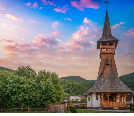 7 Biserici din Maramureș care merită văzute măcar o dată în viață