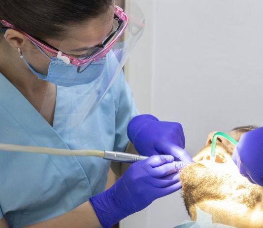 Implant dentar cu ghid chirurgical digital – precizie maximă