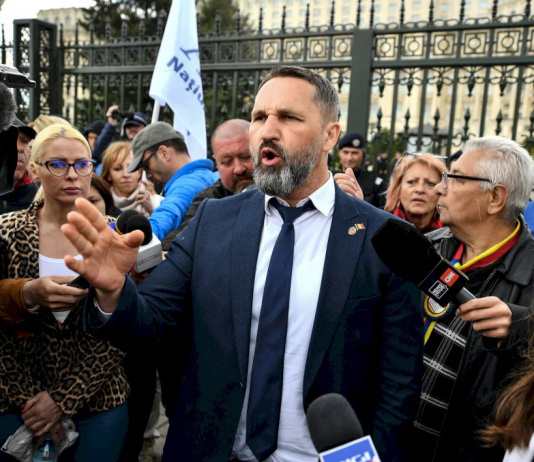 COMUNICAT DE PRESĂ: Mihai Lasca solicită renumărarea voturilor în toate secțiile din București și depune plângere penală pentru posibile nereguli electorale