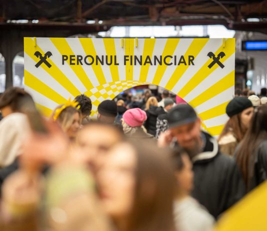 Mii de români au primit sfaturi financiare la Peronul Financiar, înainte de plecarea în mini-vacanța de 1 Mai
