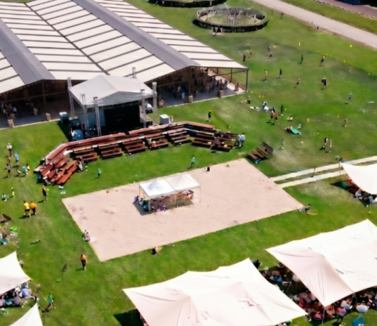 Sun Leader extinde infrastructura turistică de la Castelul Bethlen-Haller la o suprafață de 2.600 de metri pătrați outdoor amenajați cu pergole retractabile