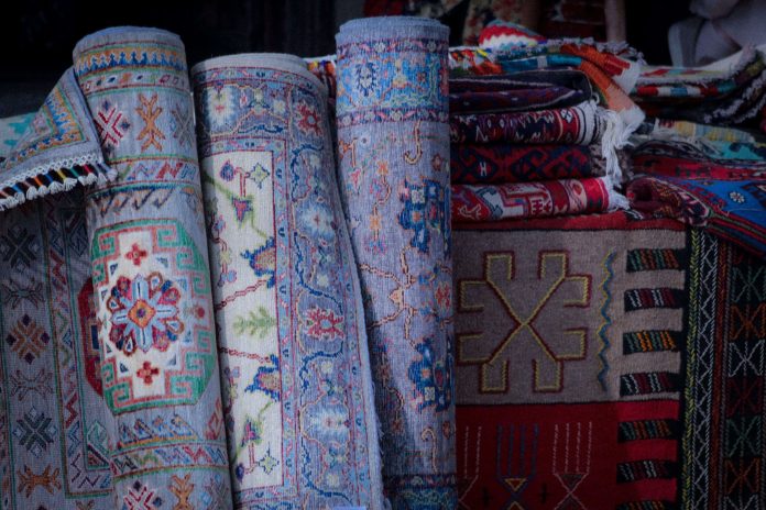 Ce utilaje profesionale se folosesc la o spălătorie de covoare modernă și cum îți garantează igienizarea în profunzime?